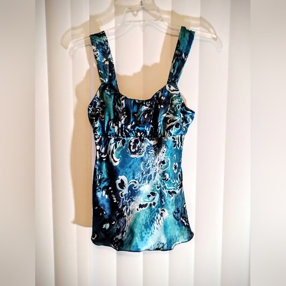 🦩A BYER small silky sleeveless sweetheart blouse with vibrant floral print - Picture 3 of 7